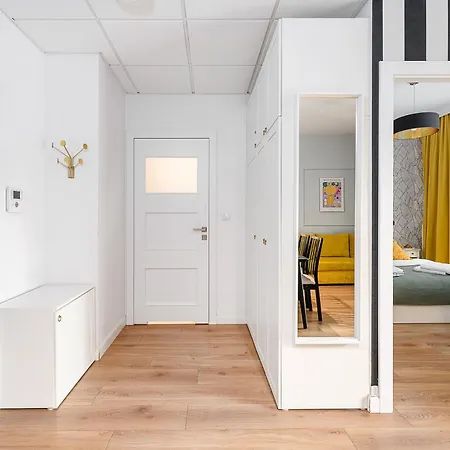 Wola Cozy By P&o Appartement *